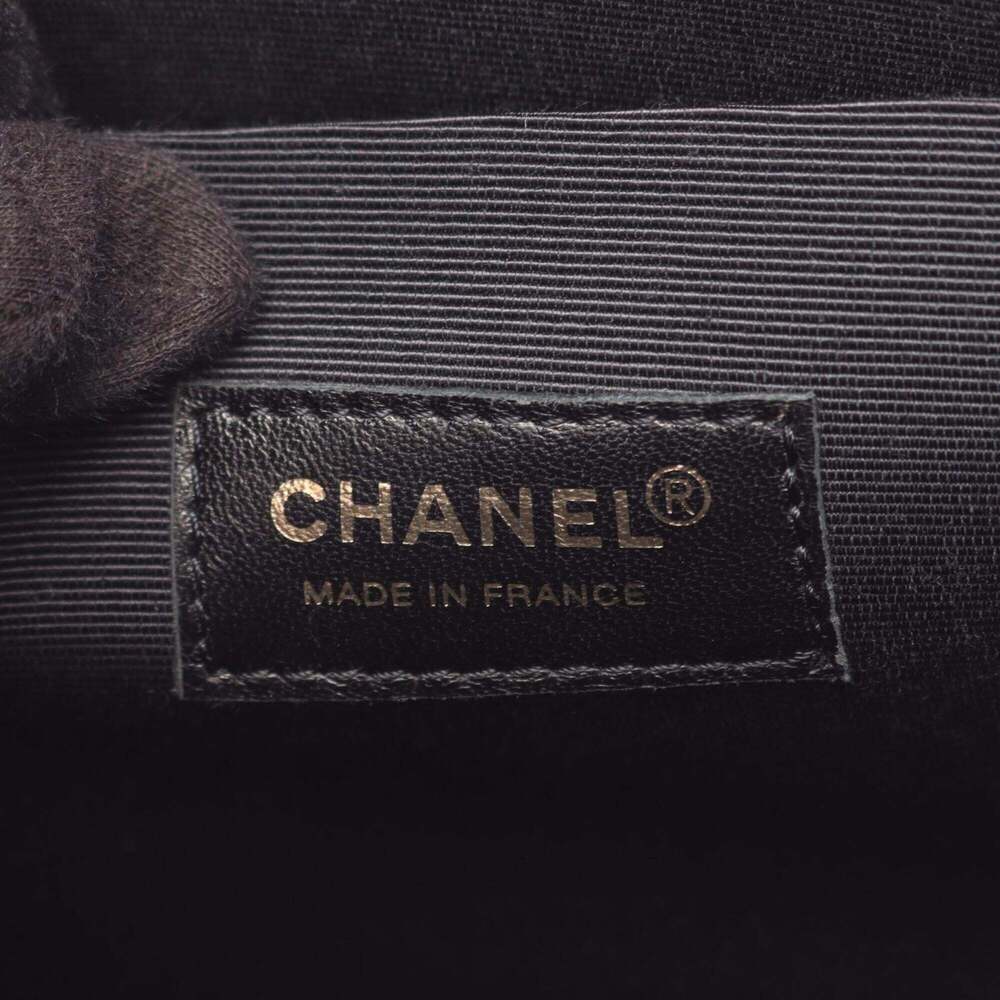 CHANEL Black Leather Tote Bag - Picture 4 of 15
